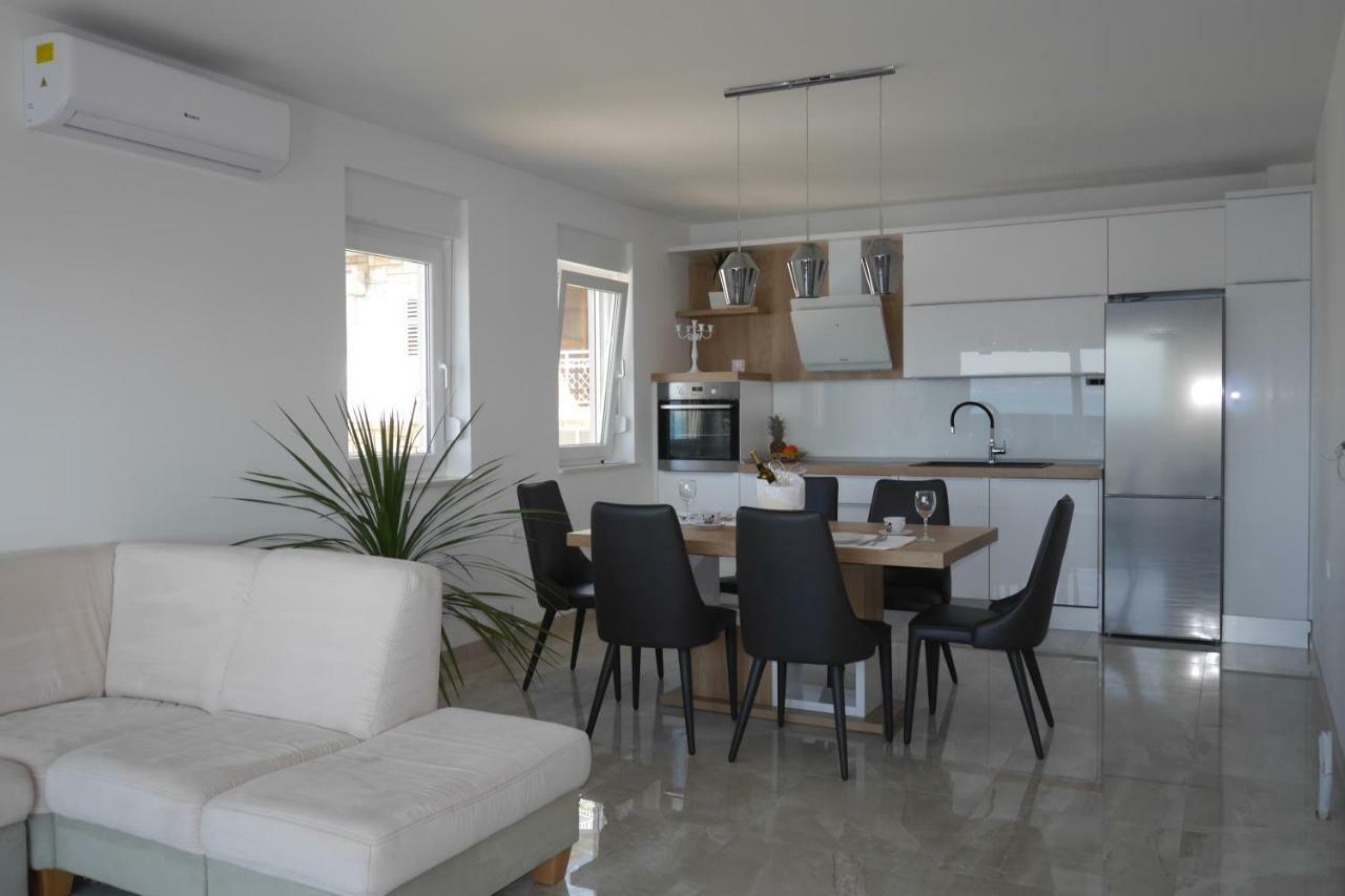 Luxury Apartments Beach Jesenice  Extérieur photo